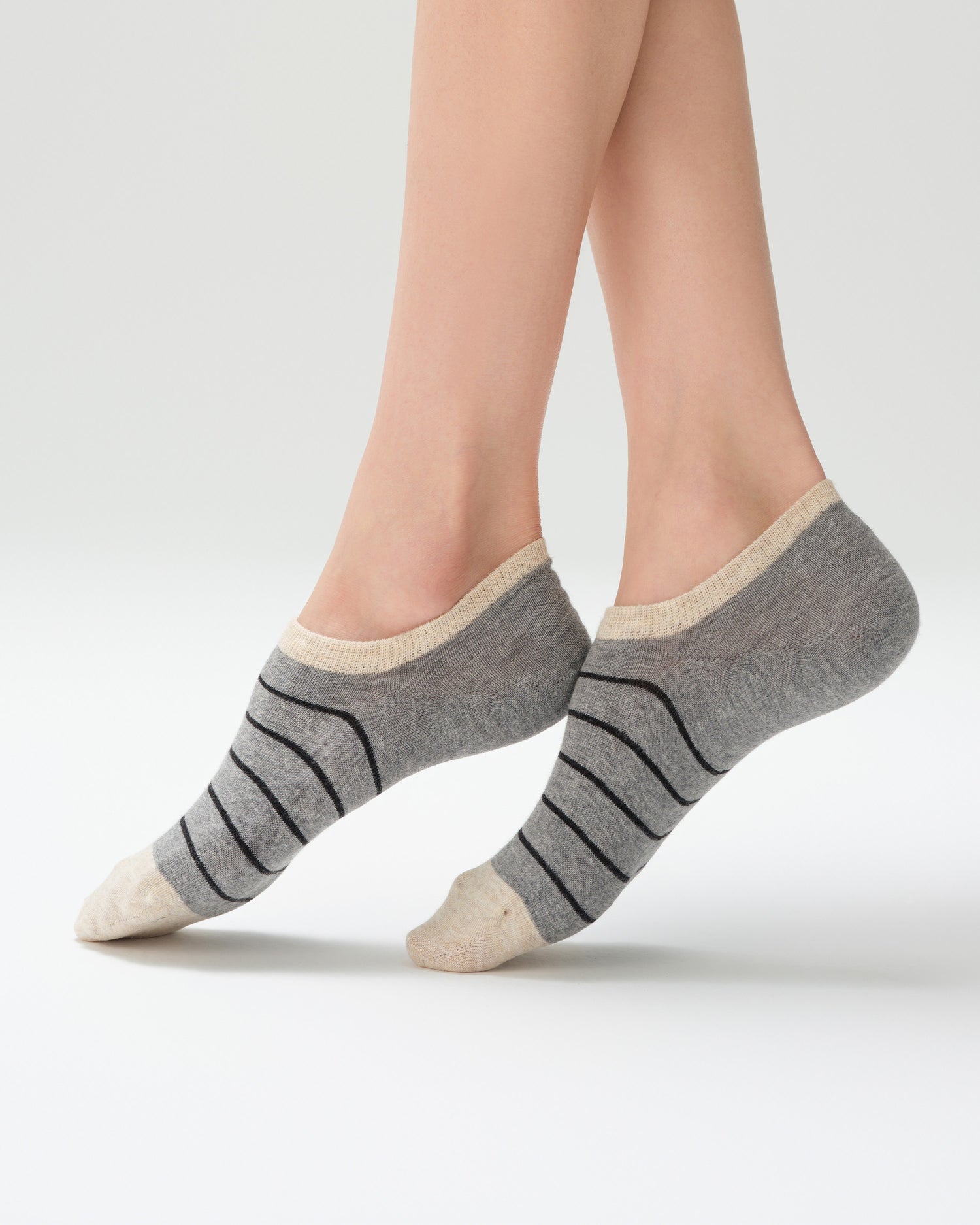 Women's Seamless Striped No-Show Socks