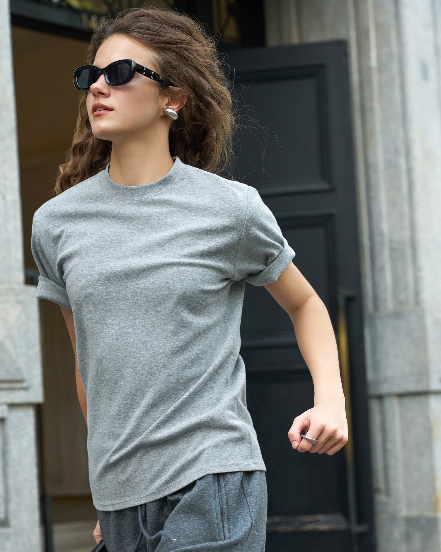Women's Solid Color Relaxed Fit Crewneck T-Shirt