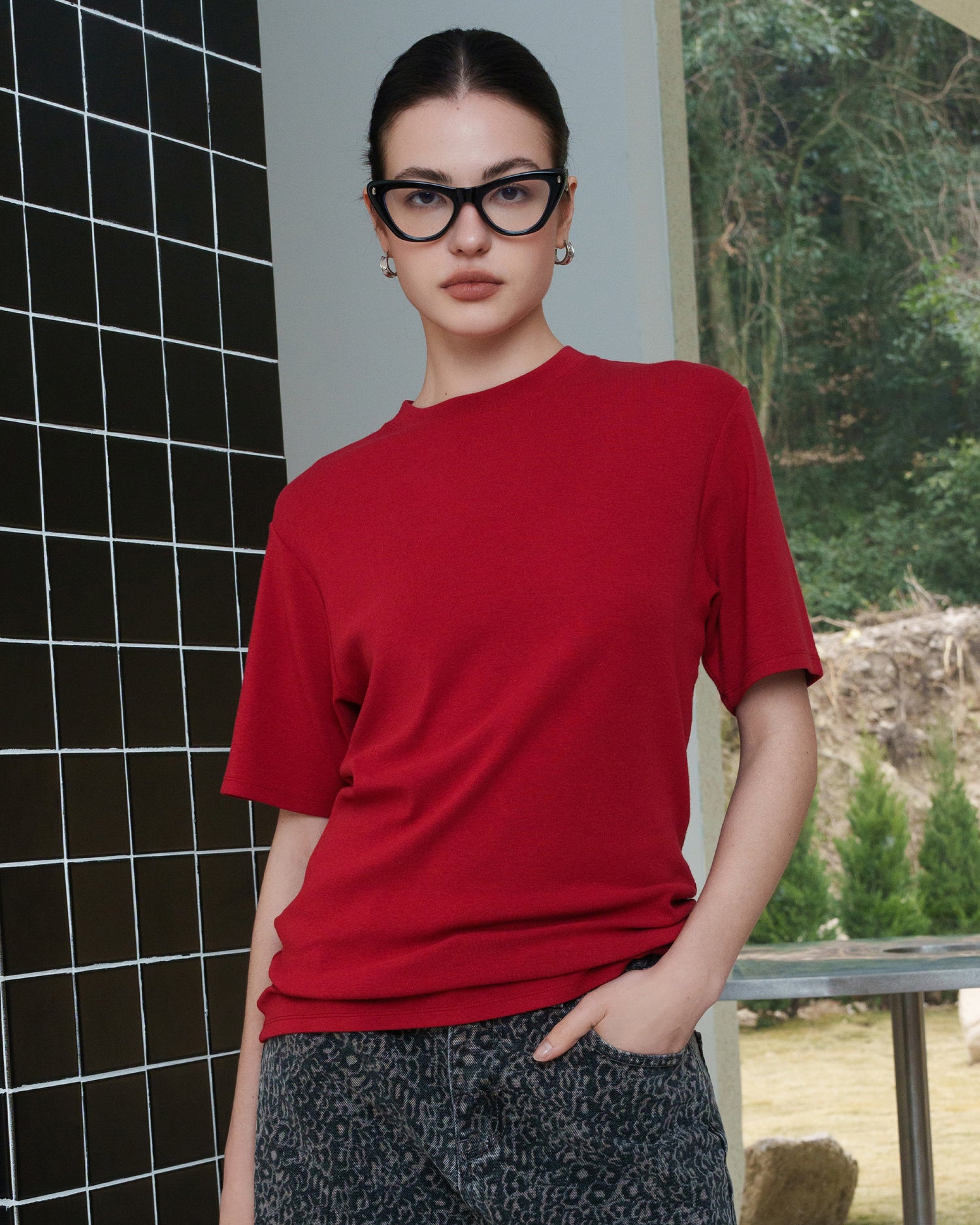 Women's Solid Color Relaxed Fit Crewneck T-Shirt