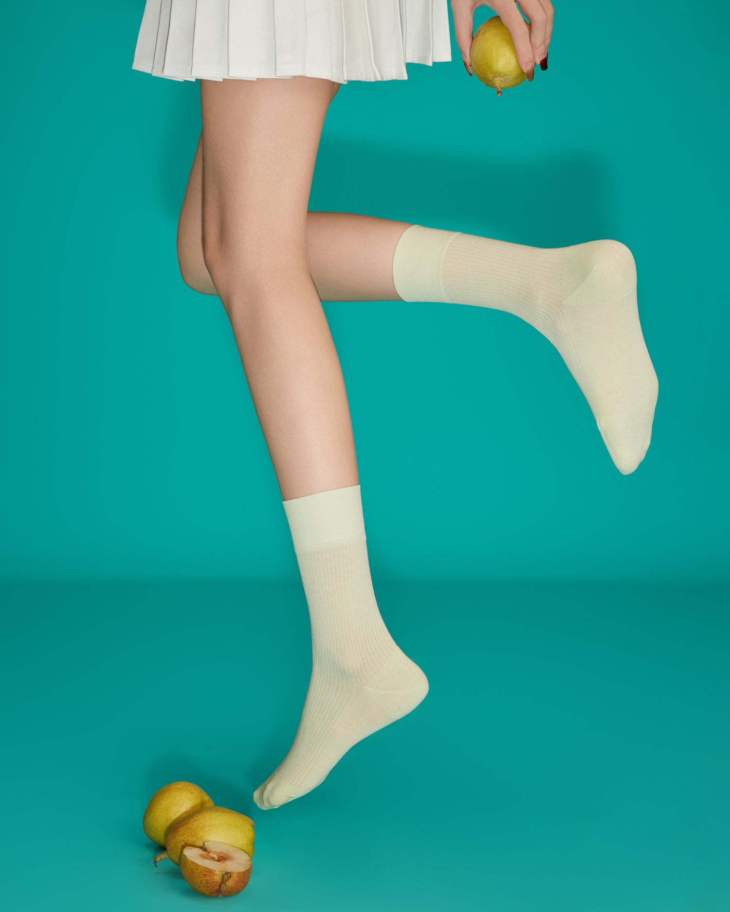 Women's Lightweight & Breathable Ribbed Crew Socks