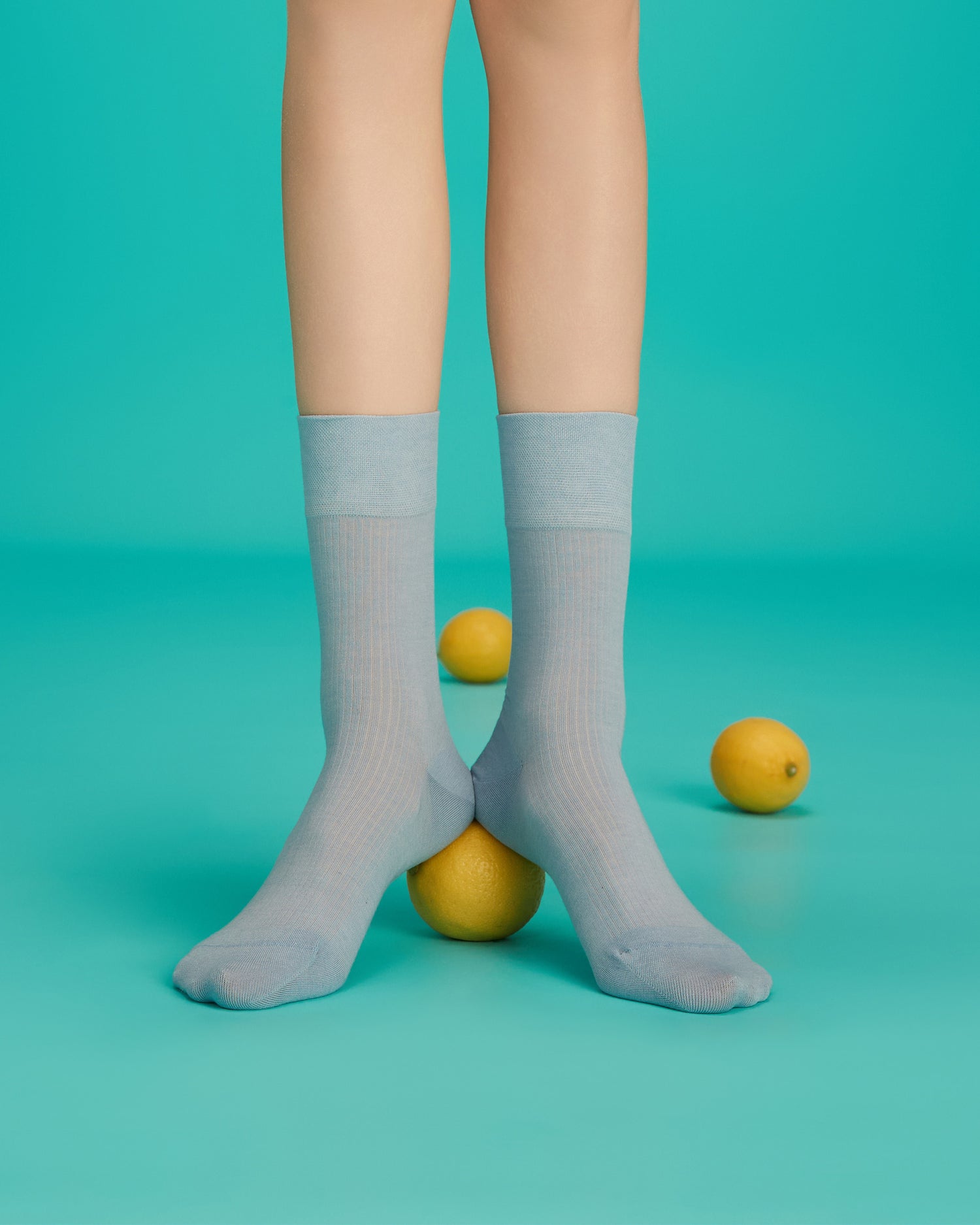 Women's Lightweight & Breathable Ribbed Crew Socks