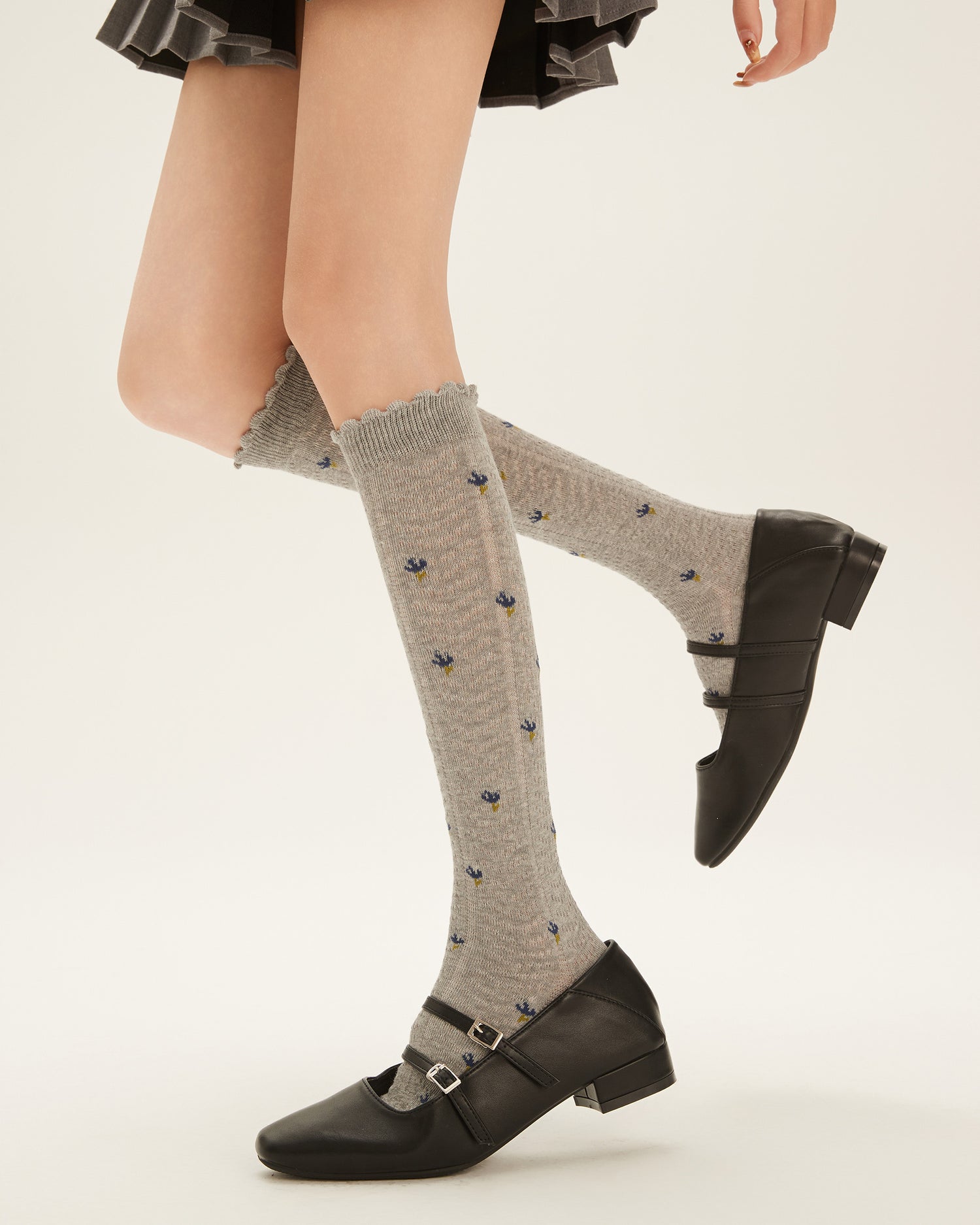 Women's Retro Floral Fishbone Pattern Knee-High Socks