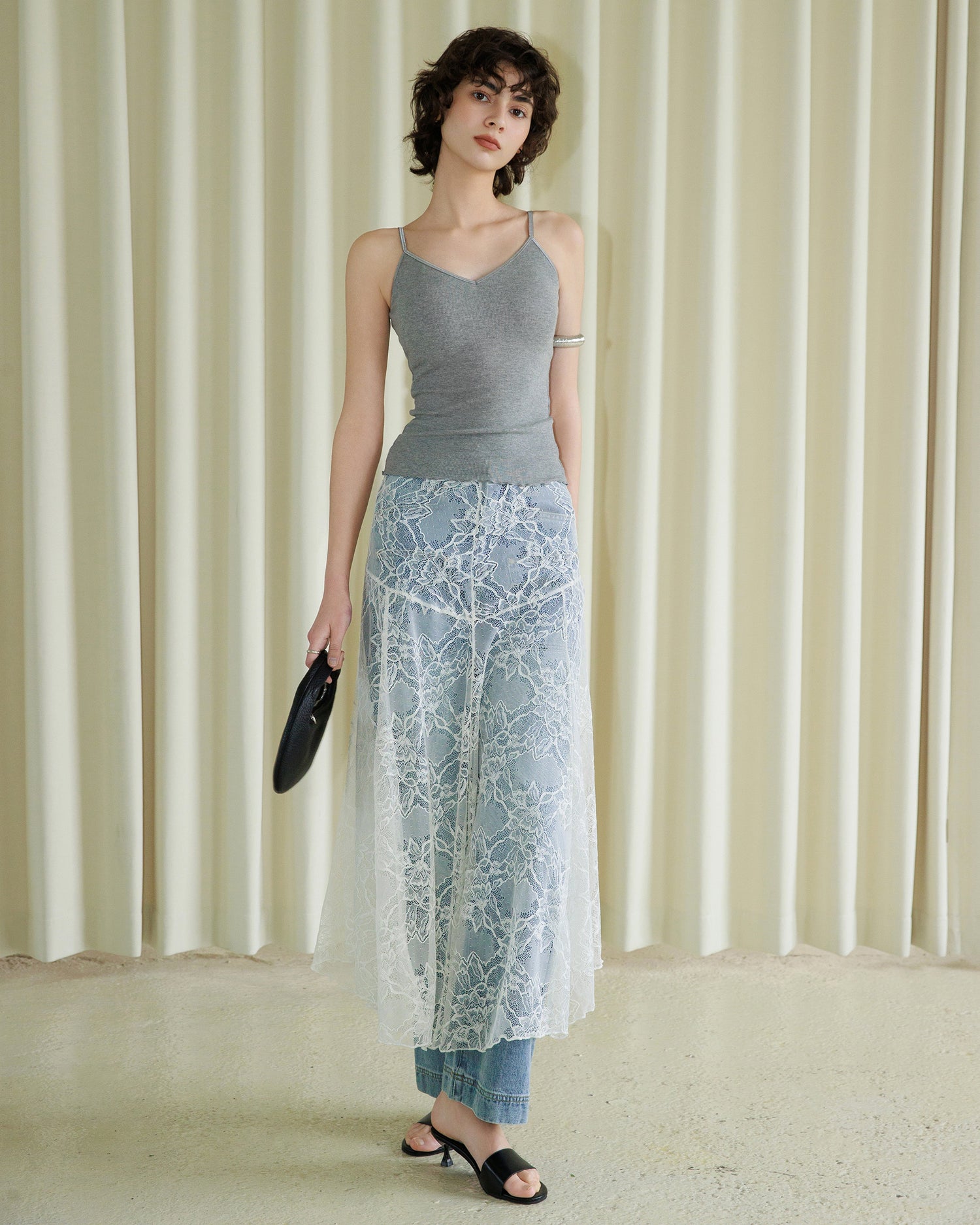 Ribbed V-Neck Backless Camisole with Bra