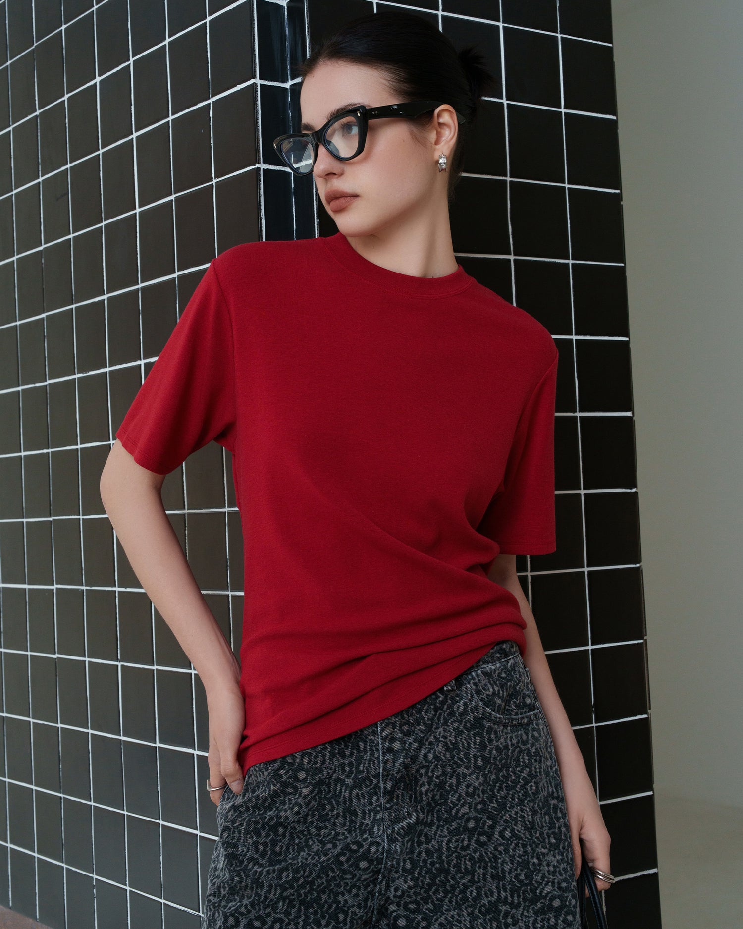 Women's Solid Color Relaxed Fit Crewneck T-Shirt