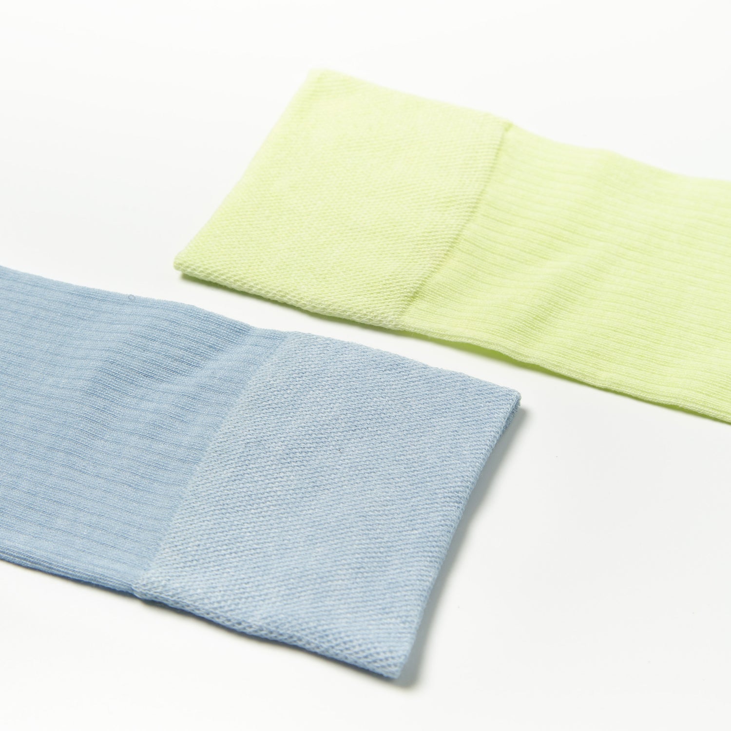 Women's Lightweight & Breathable Ribbed Crew Socks